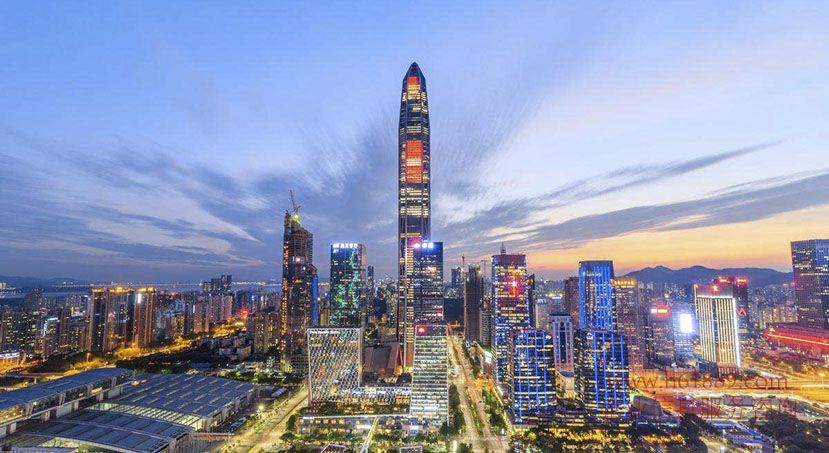 从一个小渔村,一跃成为国际性大都市。深圳,从一开始,就自带神奇属性